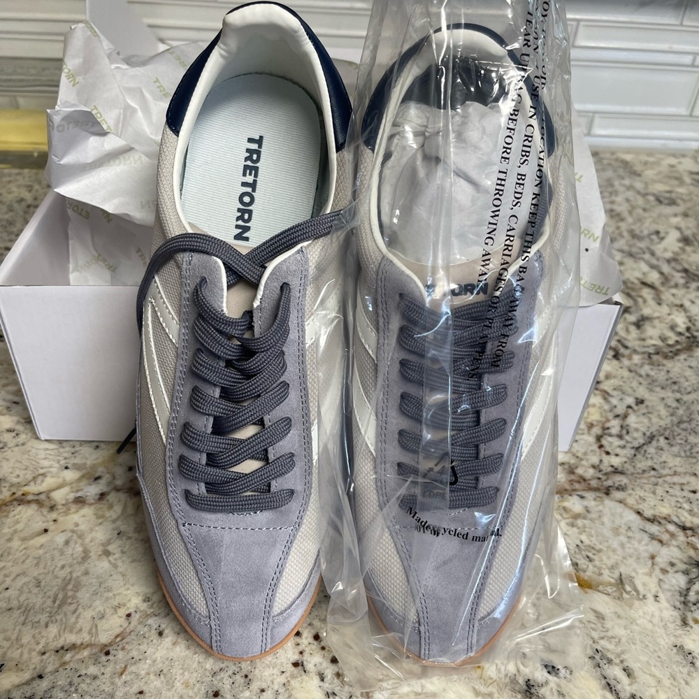 Women’s Tretorn Sz 9 New in Box